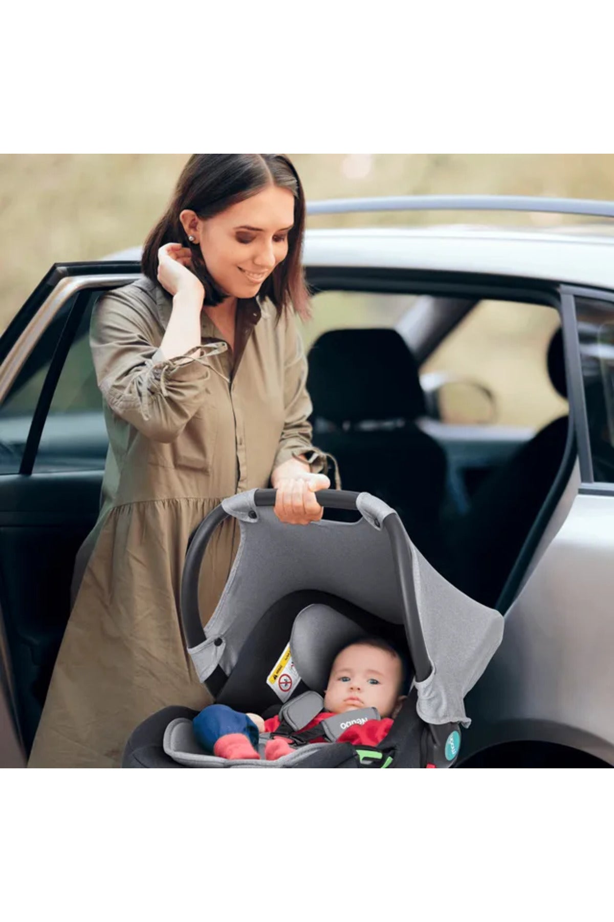 MOON Neubo Baby Carrier/Car Seat - Black