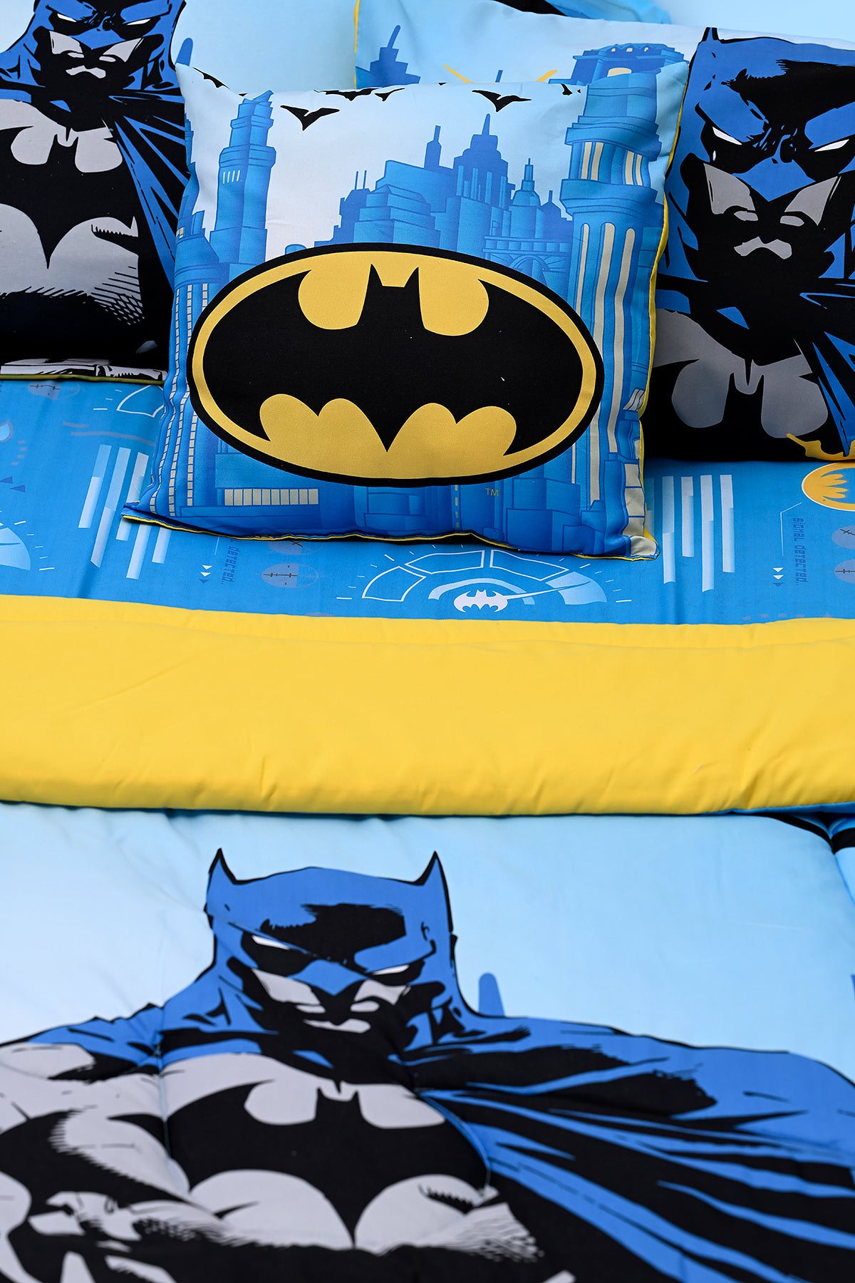 Batman 5-In-1 Bnb Comforter Set – Brushed Microfiber With Polyester Shell – Blue
