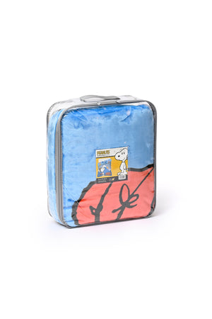 Peanuts Raschel Ultra-Soft Fleece Blanket – 100% Polyester – Lightweight & Durable – Blue