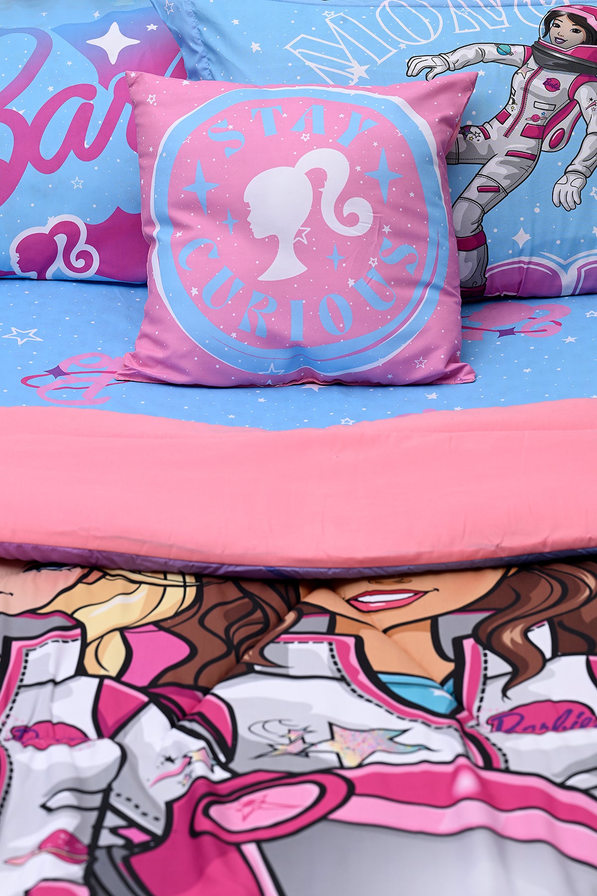 Barbie 5-In-1 Bnb Comforter Set – Brushed Microfiber With Polyester Shell – Pink