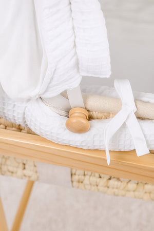 Kikibebe Wooden Moses Basket With Stand And Wheels – Wood
